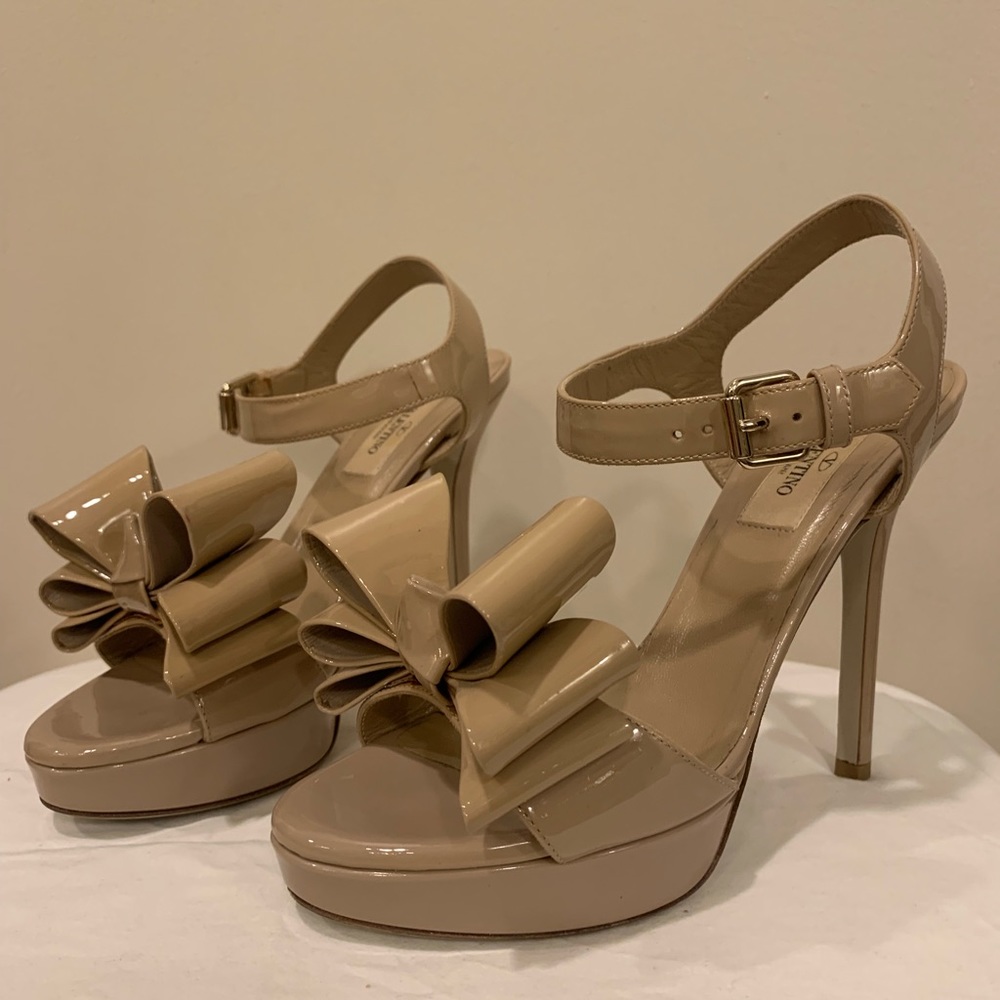 Valentino Nude Patent Platform Heels - Size 5.5